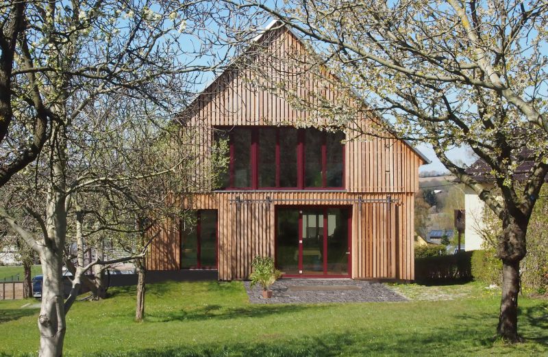 Gartenansicht, Umbau Scheune zum Wohnhaus in Amtsberg, 1. Preis Wettbewerb Ländliches Bauen